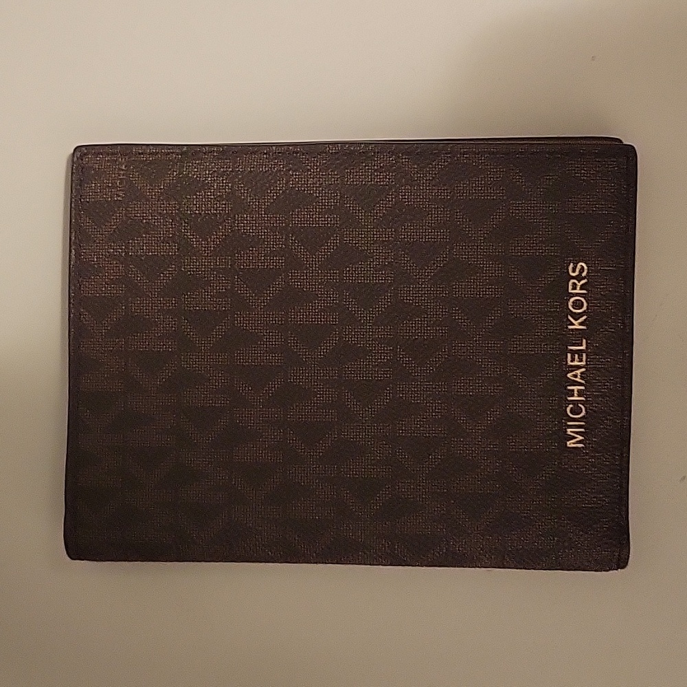 Michael Kors Bifold